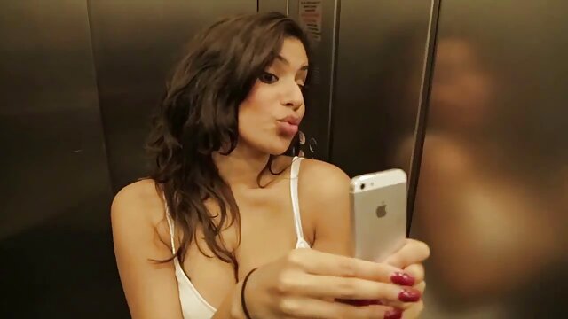 Strašan :  Tako lijepa erotski filmovi online latino slaneta žena napravi vruću jebenu sesiju i dijeli na webu, uživajte Seksi video 