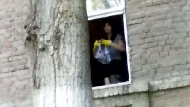 Strašan :  Tako lijepa meksička slanica milf supruga napravi vruću macu u gaćicama trljajući se prnici filmovi u kući Seksi video 